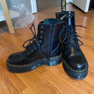 Dr. Martens Jadon